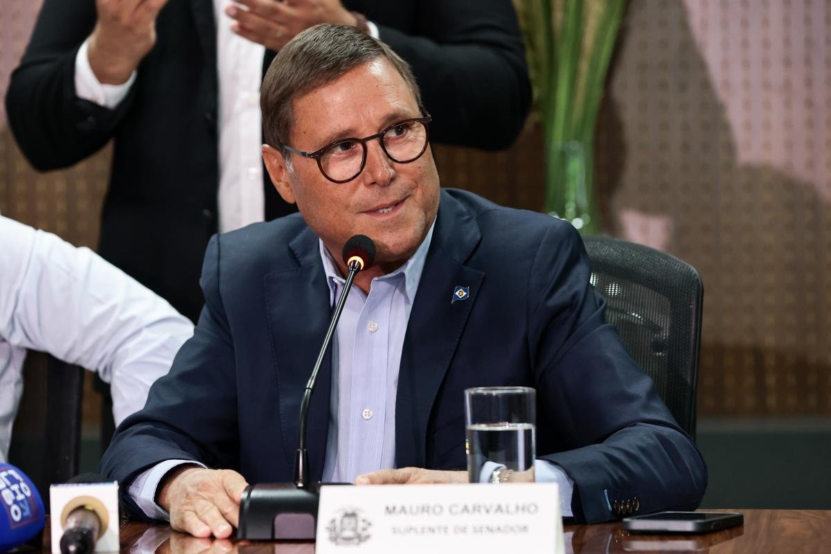 Deixo a Casa Civil com a consciência tranquila e por lealdade, afirma Mauro Carvalho