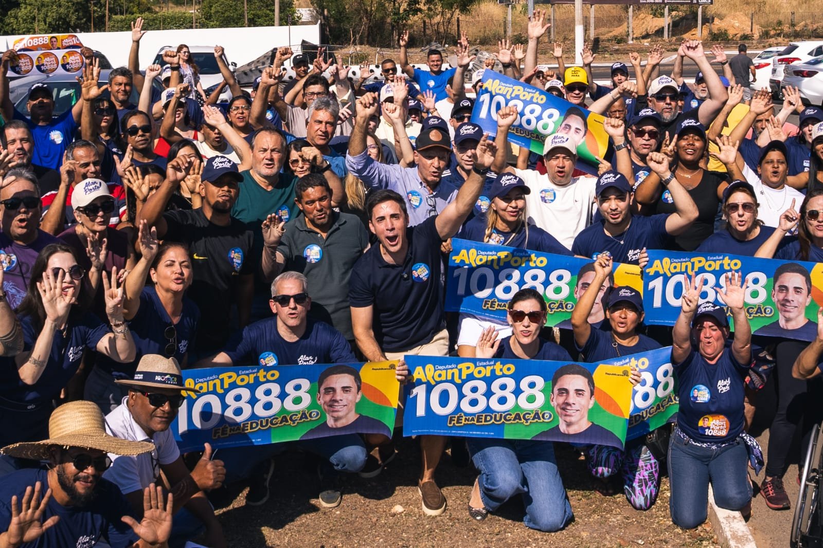 Com adesivaço em Cuiabá e Várzea Grande, Alan Porto inicia campanha para deputado estadual