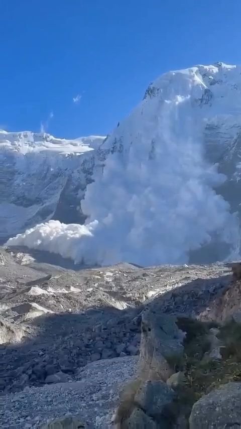 Avalanche em montanha na Rússia deixa 11 alpinistas mortos e seis desaparecidos