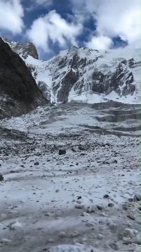 Operação de resgate no pico de Mizhirgy localiza mais uma vítima em meio a novas avalanches